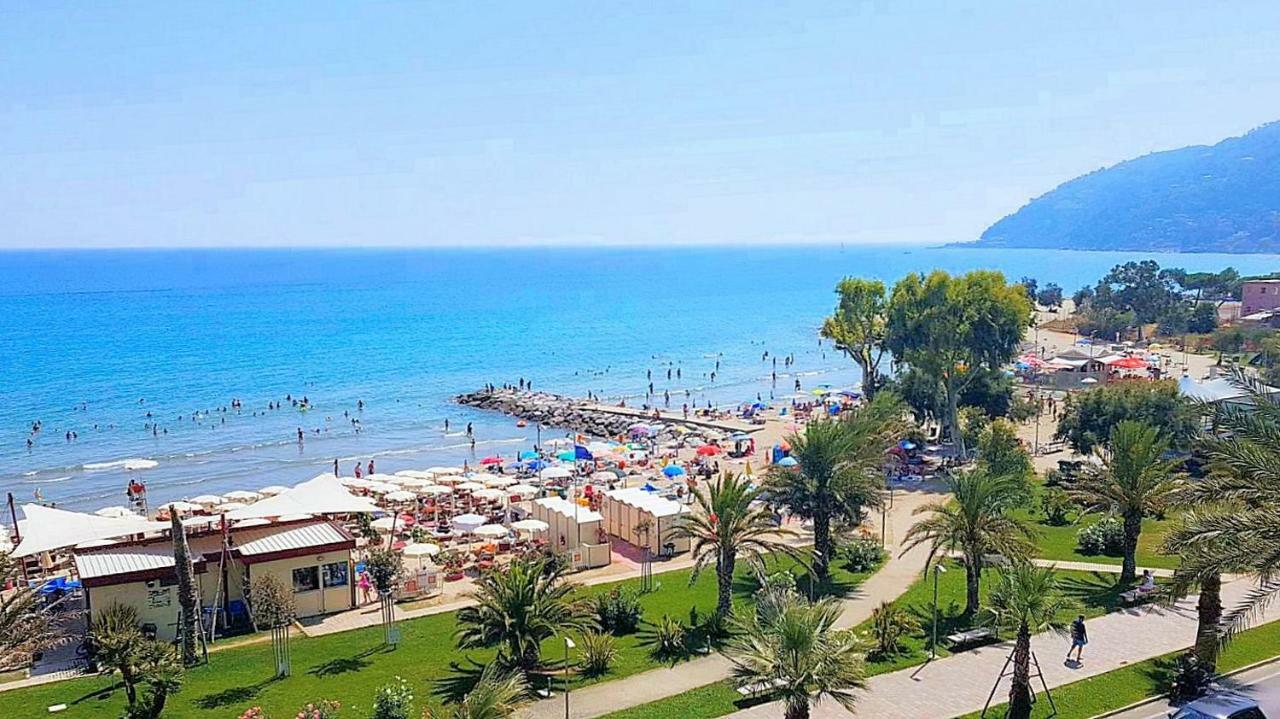 Appartamento Frontemare Andora Экстерьер фото