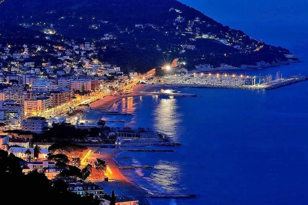 Appartamento Frontemare Andora Экстерьер фото