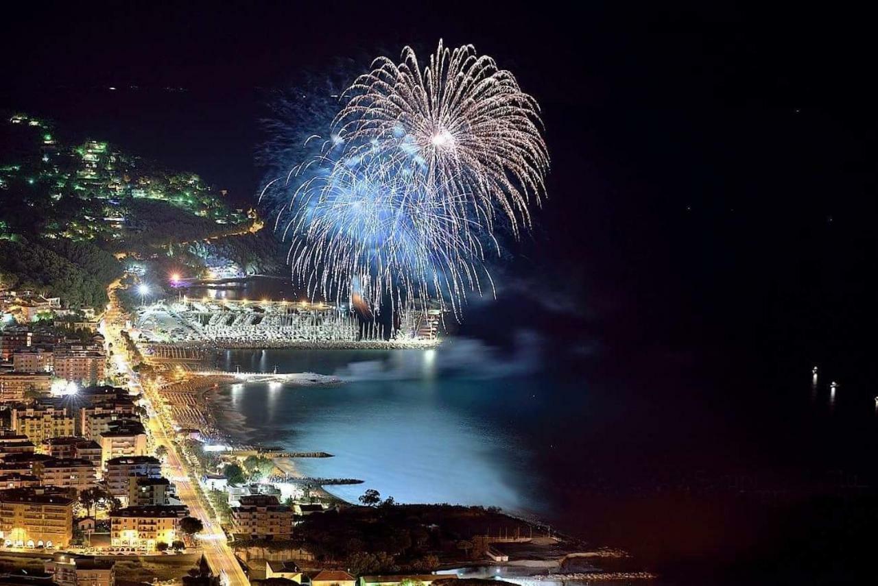 Appartamento Frontemare Andora Экстерьер фото